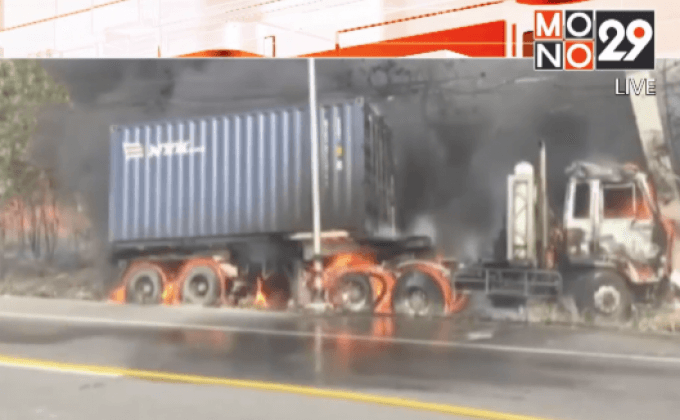 ไฟลุกไหม้รถบรรทุกเสียหายทั้งคัน จ.ชลบุรี