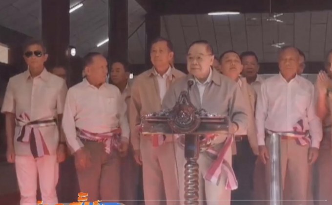 พล.อ.ประวิตร ทอดกฐิน 32 ล้าน สร้างเจดีย์ฯ