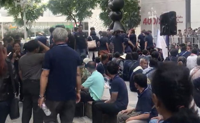 เกษตรกรชุมนุมเรียกร้องแบงก์ปรับลดหนี้