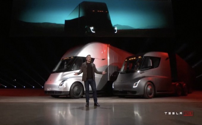 “เทสลา” เปิดตัวรถบรรทุกไฟฟ้า “Tesla Semi”