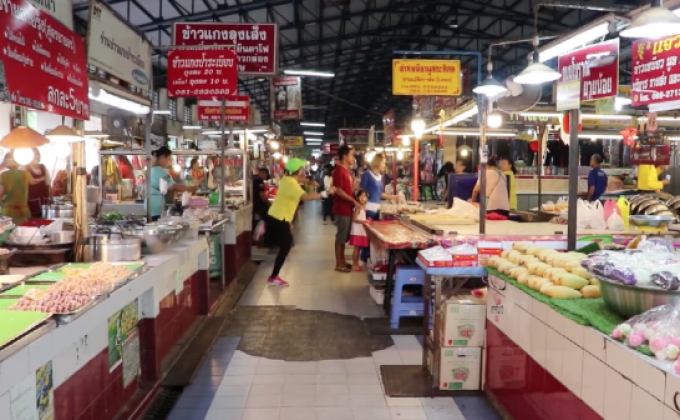 แม่ค้ารวมใจออกกำลังกายกลางตลาดพิษณุโลก