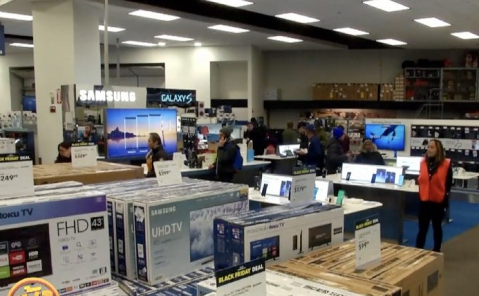 ยอดขายสินค้าพุ่งในวัน Black Friday