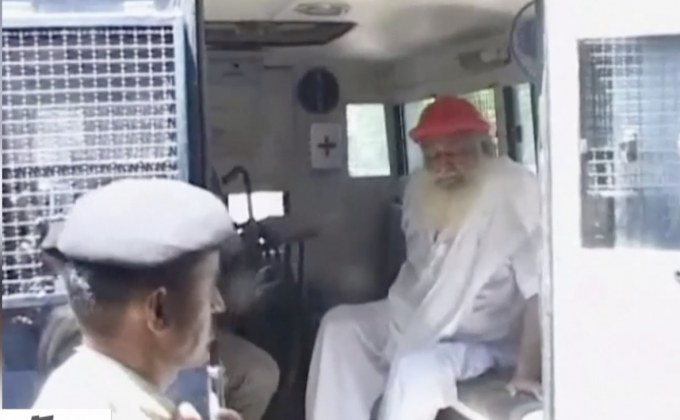 อินเดียจำคุกตลอดชีวิตผู้นำจิตวิญญาณ คดีข่มขืน