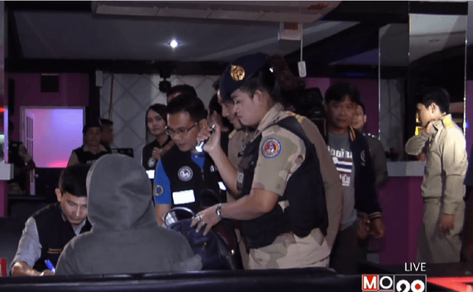 ตรวจสถานบันเทิงย่านสะพานควายพบค้ามนุษย์