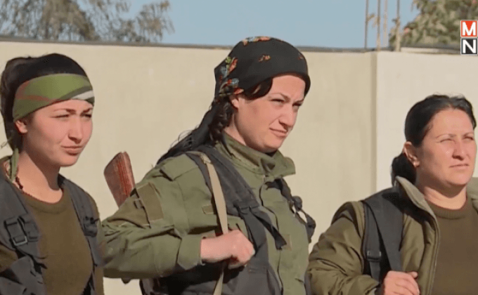 สตรีชาวเคิร์ดอาสาร่วมรบในซีเรีย