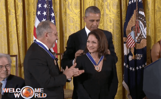 ผู้นำสหรัฐฯ มอบเหรียญเชิดชูเกียรติ