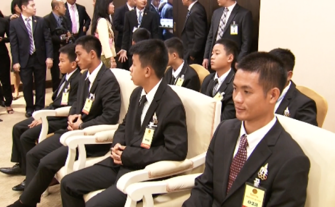 ทีมหมูป่าอะคาเดมีเข้าพบนายกรัฐมนตรี