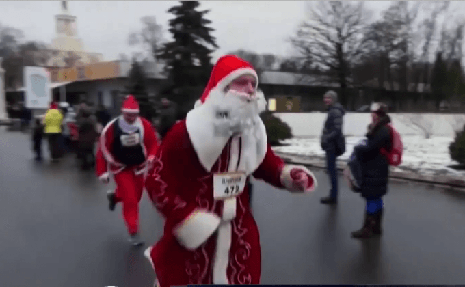 ซานตาคลอสวิ่งการกุศลในรัสเซีย