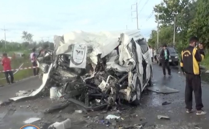 อุบัติเหตุรถตู้ขนแรงงาน เสียชีวิต 5 คน