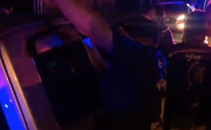 ช่วยเหลือเด็ก 5 ขวบติดในรถ จ.ชลบุรี