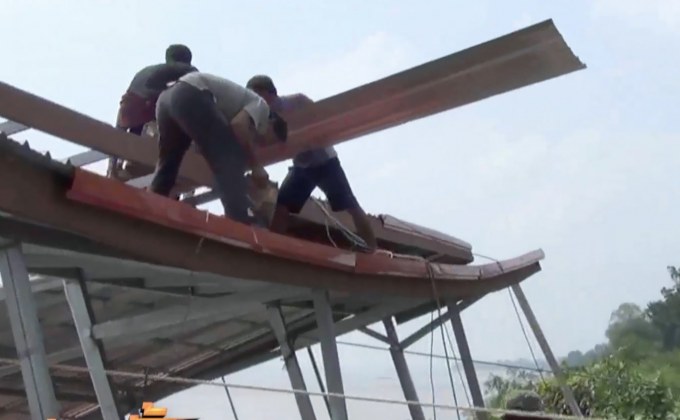 เขื่อนกั้นดินริมฝั่งแม่น้ำโขงทรุดตัว  จ.มุกดาหาร