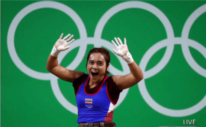 “น้องแนน” คว้าทองแรกยกน้ำหนักโอลิมปิกเกมส์