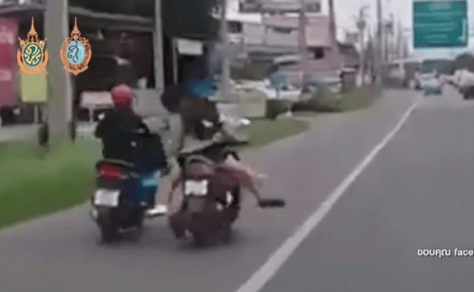 มอบตัวแล้วหนุ่มขี่จยย.ถีบรถ 2 พี่น้องล้ม