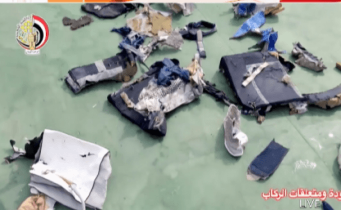 พบเศษซากเครื่องบินอียิปต์แอร์ที่สูญหายแล้ว