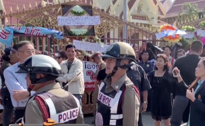 สพฐ.สอบเหตุ ร.ร.เบญจมเทพอุทิศ เพชรบุรี ประท้วงผอ.ใหม่