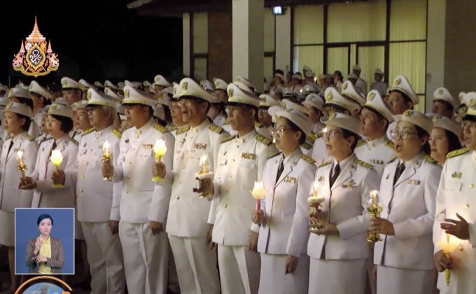 นายกฯ นำจุดเทียนชัยถวายพระพรสมเด็จพระเจ้าอยู่หัว