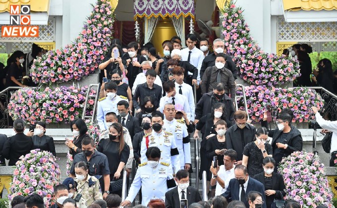 ทีมฟุตบอลหมูป่า-หมอภาคย์ ร่วมพิธีพระราชทานเพลิงศพ ผู้ว่าฯ ณรงค์ศักดิ์