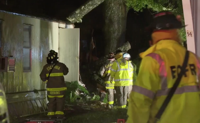 ​พายุโซนร้อน “กอร์ดอน” พัดขึ้นฝั่งสหรัฐฯ