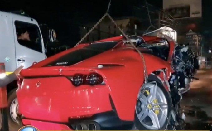 นักธุรกิจพาดาราสาวขับเฟอร์รารี่ชนเละทั้งคัน