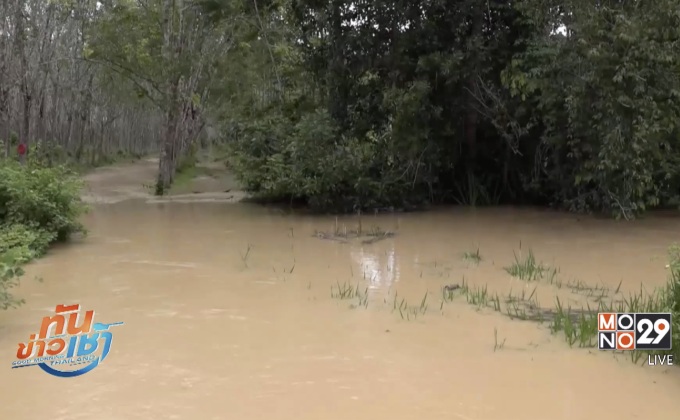 น้ำป่าไหลเข้าท่วมหมู่บ้านใน จ.สงขลา