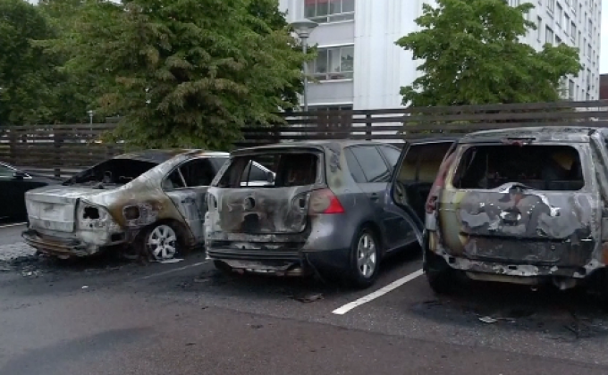 ​แก๊งวัยรุ่นสวีเดนป่วนหลายเมือง เผารถ 100 คัน