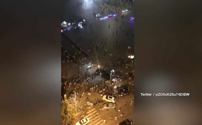 เหตุคนร้ายขับรถพุ่งชนคนในจีน ตายแล้ว 11 คน