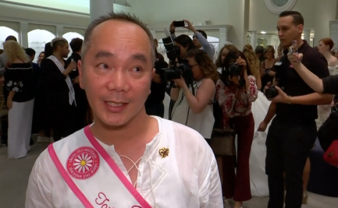 ประกวดชุดแต่งงานกระดาษชำระ