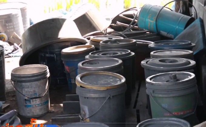 บุกทลายโรงงานลักลอบผลิตประทัดปิงปอง