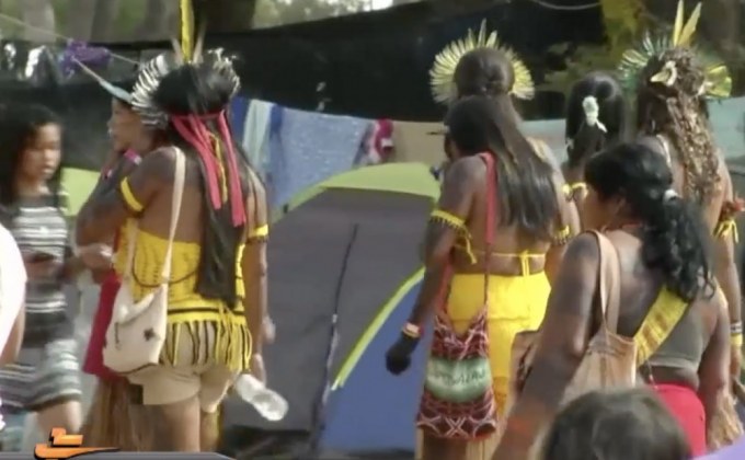 ชนพื้นเมืองหญิงบราซิลรวมตัวประท้วงรัฐบาล