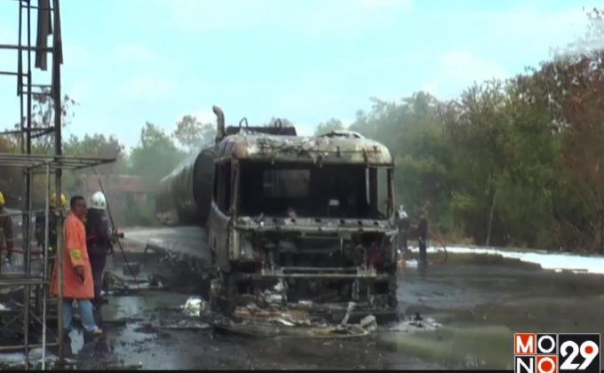 ระทึก! ไฟเผาวอดรถขนเบนซิน 5 หมื่นลิตร