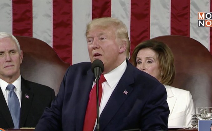 “ทรัมป์-ปธ.สภาฯ” แลกคนละหมัดกลางวงแถลงนโยบาย