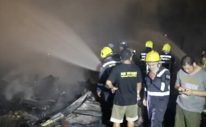 ไฟไหม้ชุมชนบ้านพักรถไฟบางซื่อ