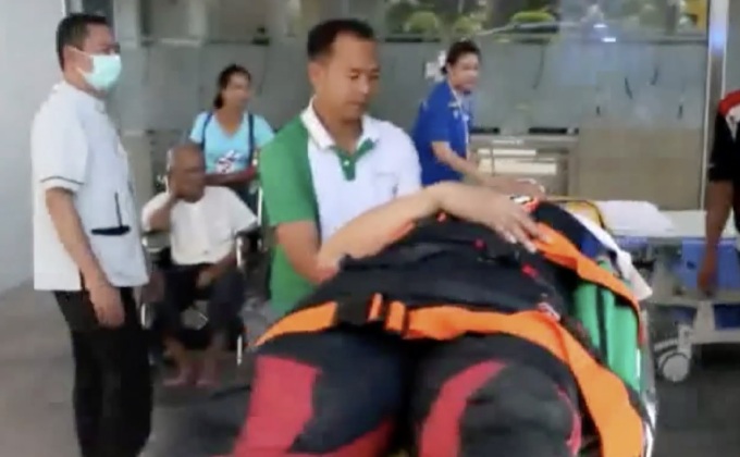 ชาวต่างชาติตกกระแทกพื้นขณะโดดร่มบาดเจ็บ