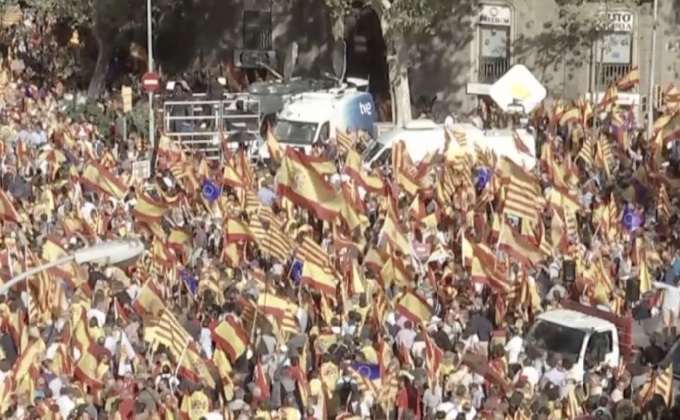 ชุมนุมคัดค้านประกาศเอกราชแคว้นกาตาลุญญา