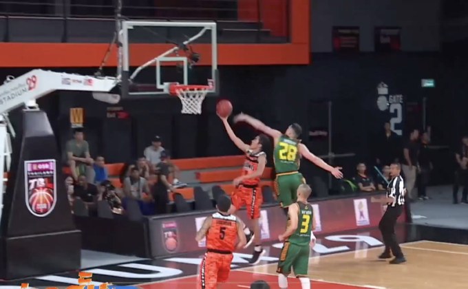 “แวมไพร์” อัด “เมคองแร็พเตอร์ส” 86-76