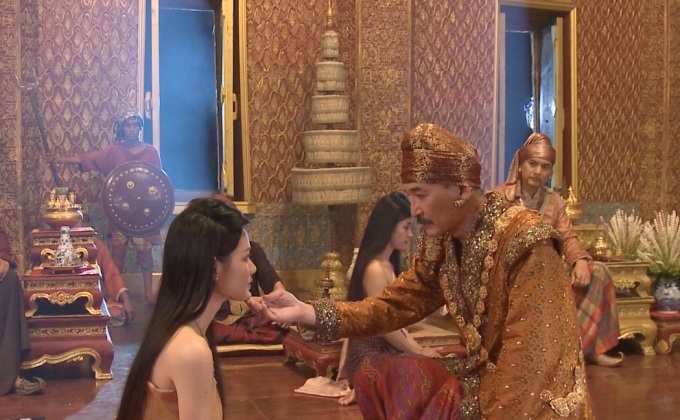 อิ๋ว พชรณมน เข้าซีนถวายตัว ฉากสวยงามอลังการ