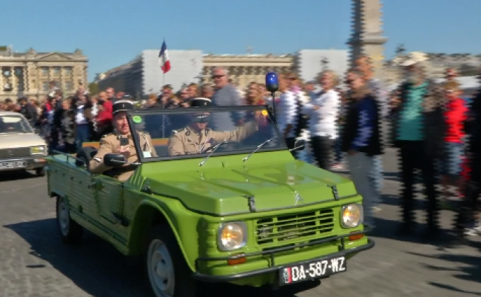 รถคลาสสิกกว่า 200 คัน ร่วมงาน “มอเตอร์โชว์ปารีส”