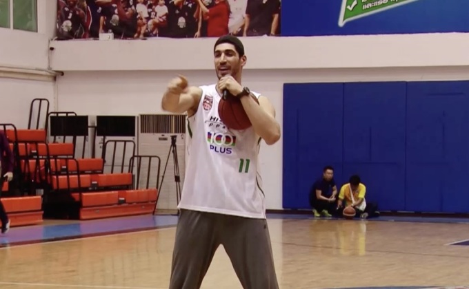 สตาร์ NBA ร่วมเปิดคลินิกสอนบาสฯเยาวชนไทย