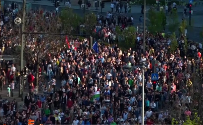 ประท้วงต้านการแก้กฎหมายในฮังการี