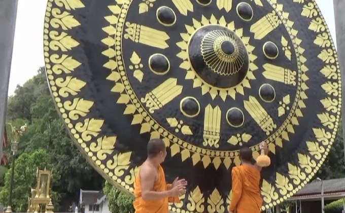 ไอเดียเก๋ สร้างฆ้อง-ระฆังยักษ์ กระตุ้นคนเข้าวัด