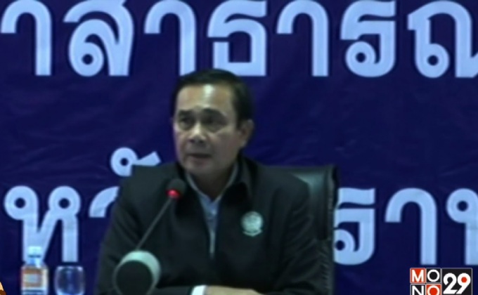 นายกฯ ลงพื้นที่มอบถุงยังชีพ จ.สุราษฎร์ธานี