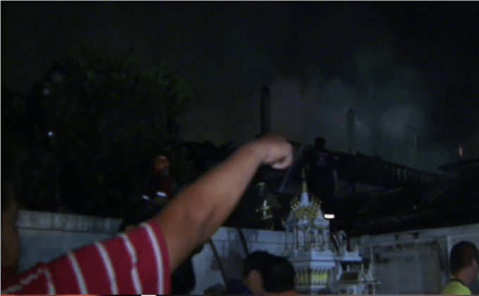 ไฟไหม้โรงงานผลิตเฟอร์นิเจอร์ไม้ ซ.ลาดพร้าว