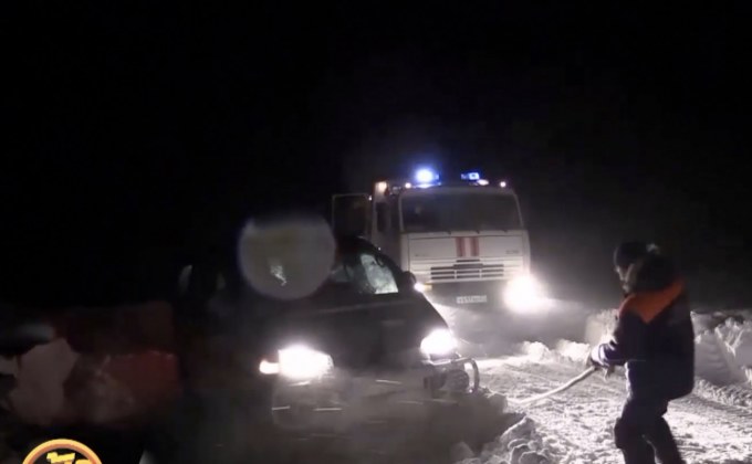 พายุหิมะในรัสเซียพัดหญิงตกจากระเบียง