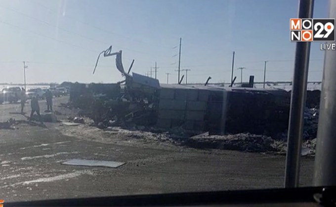 รถบัสนักฮอกกี้แคนาดาชนรถบรรทุก