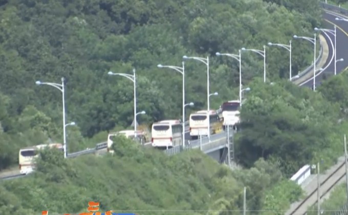 ชาวเกาหลีใต้เดินทางไปพบญาติชาวเกาหลีเหนือ