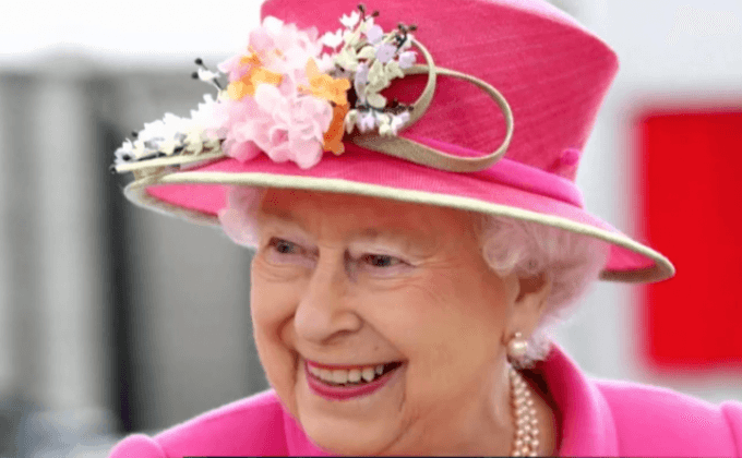 ควีนอังกฤษครอบครองทรัพย์สิน 3 ล้านล้านบาท