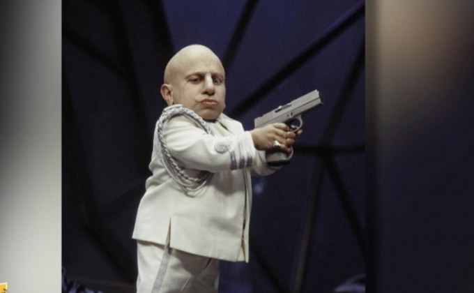 ออสติน พาวเวอร์ส” อำลาดาราเพื่อนตัวเล็ก “มินิ-มี” เสียชีวิตด้วยวัย 49 ปี