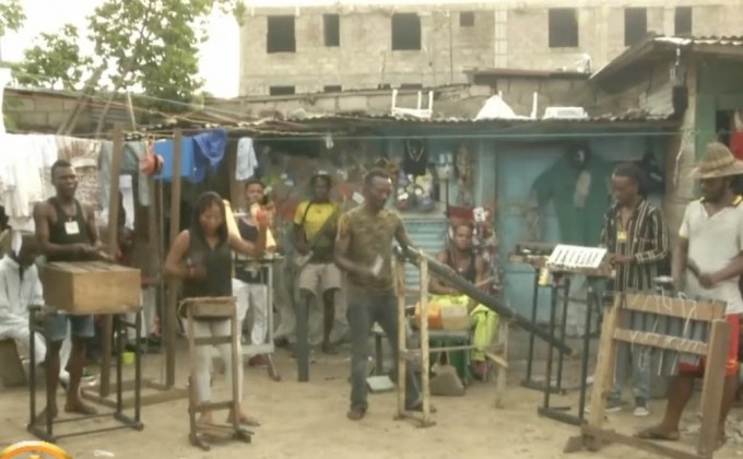 เครื่องดนตรีจากขยะรีไซเคิลสุดสร้างสรรค์