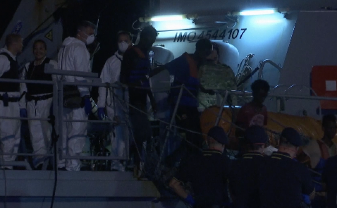 ผู้อพยพเกือบ 200 คน ขึ้นฝั่งที่อิตาลี