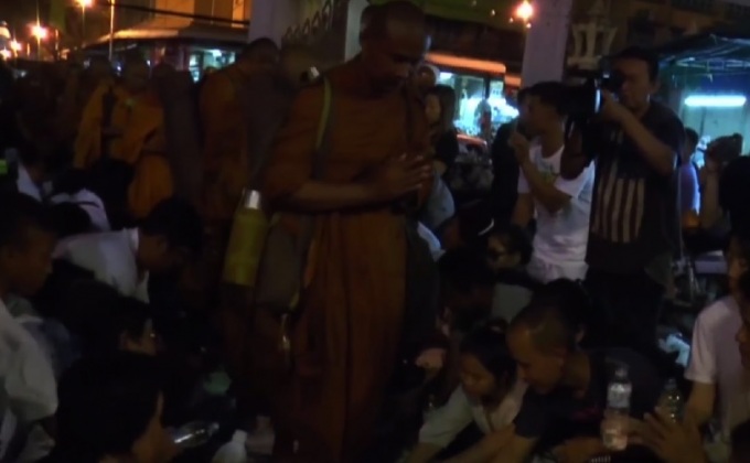 พระสงฆ์กว่า 500 รูปธุดงค์ถึง จ.นครปฐม